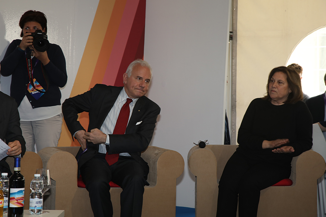 Festival della TV e dei Nuovi Media 2019_335.jpg - L'Europa è ancora nel nostro futuro? Il consueto incontro tra i direttori delle principali testate nazionali per discutere sull’Europa a tre settimane dal voto. Lucia Annunziata, Marco Damilano, Luciano Fontana, Maurizio Molinari, Fabio Tamburini, Mario Tarquinio, Carlo Verdelli  con Sarah Varetto